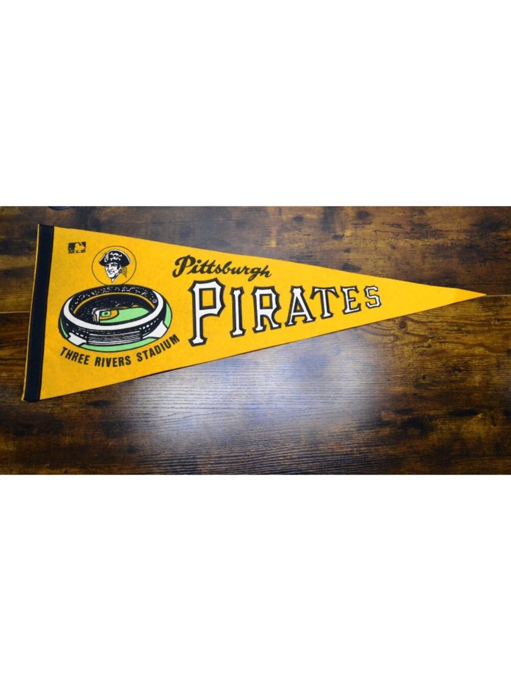 Vintage MLB Pittsburgh Pirates pennant collectible souvenir 30 inches